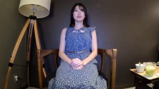 極品尤物顏值美少女！難得全裸收費！脫下內衣揉奶奶子，苗條身材單腿網襪
