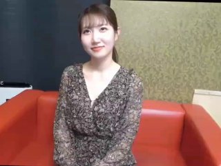 JUY-792-CN 讓人心動的美麗黑髮。 在某房地產公司上班的人妻 山口椿 45歳 AV出道！！